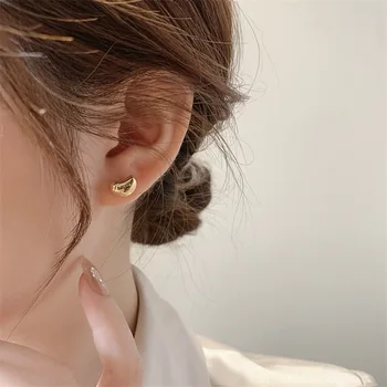 Новые винтажные Корейские серьги-гвоздики для женщин, простые элегантные украшения для ушей в форме Луны, маленькие подвески с пирсингом, Женские модные подарки